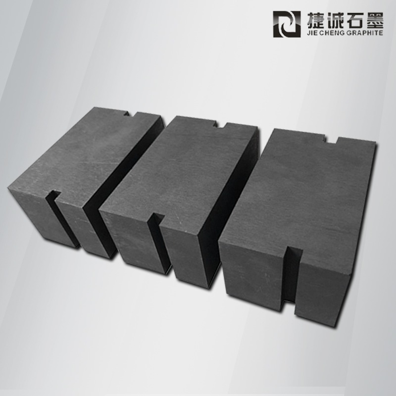 銅排焊接成型石墨電極的使用注意事項
